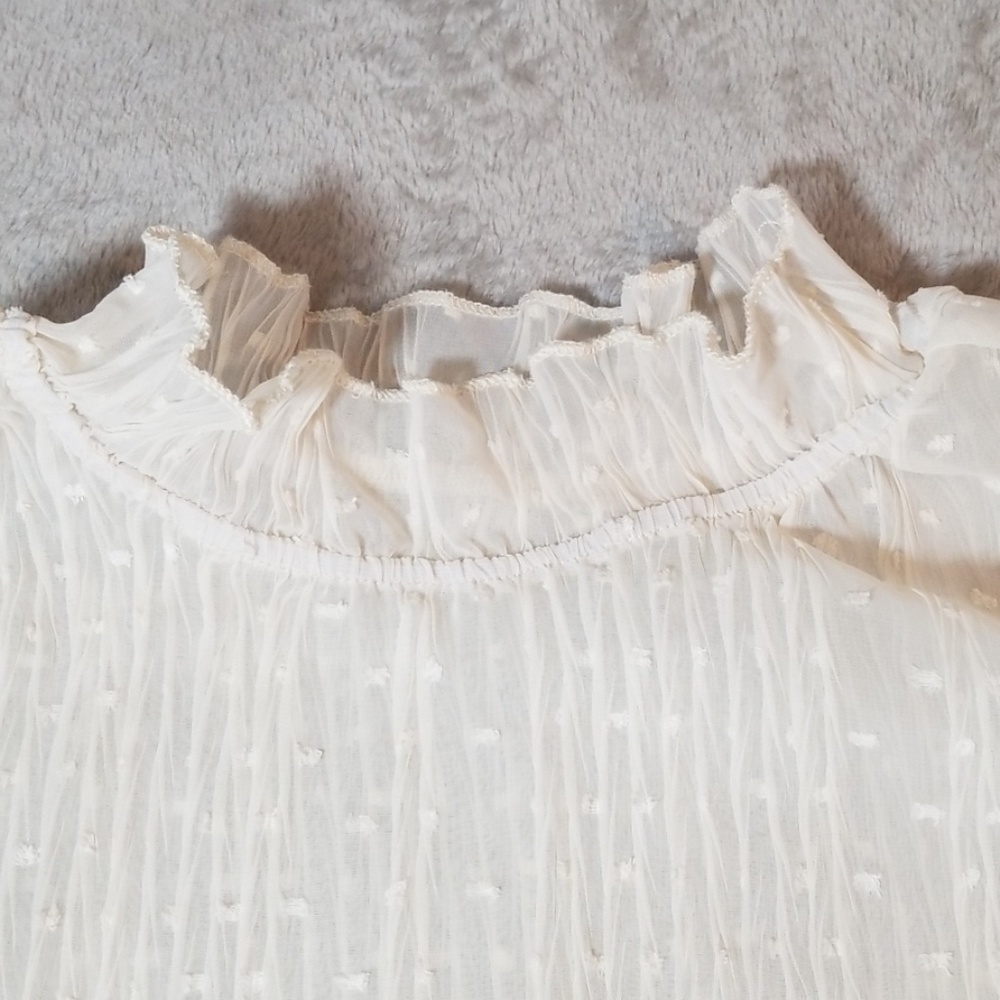 Command.S Size Medium Ruffled Neckline - image 2